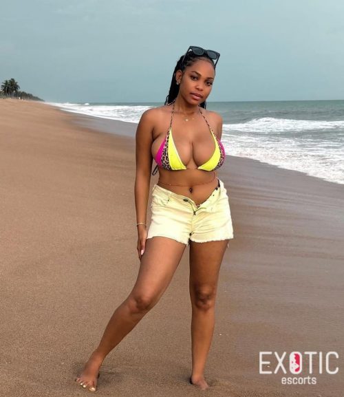 Haniya, escort in Labone, Ghana (photo 3)