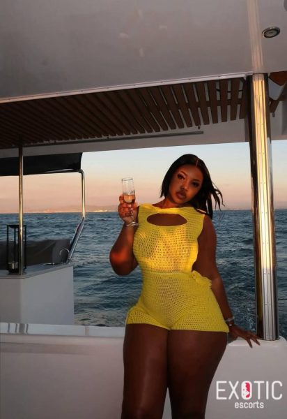 Luna, escort in Tse addo, Ghana (photo 4)