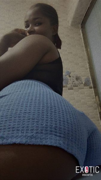 Happylee, escort in Takoradi, Ghana (photo 2)