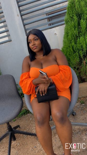 Sharon, escort in Spintex, Ghana (photo 5)