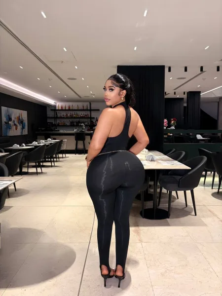 Sexy Queen — 3