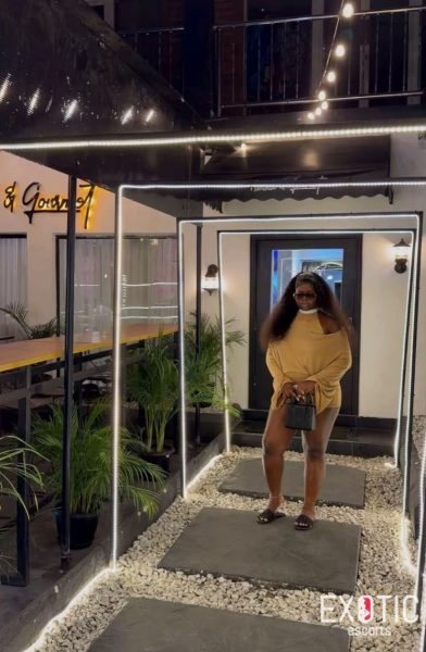 Ebony, escort in Osu, Ghana (photo 2)