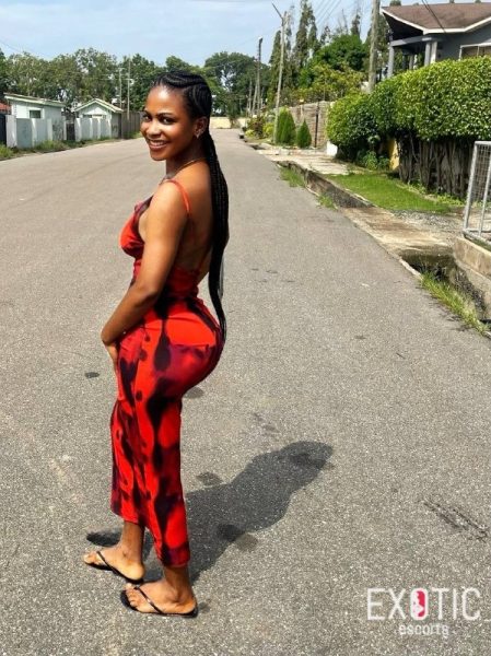 Tina, escort in Spintex, Ghana (photo 2)