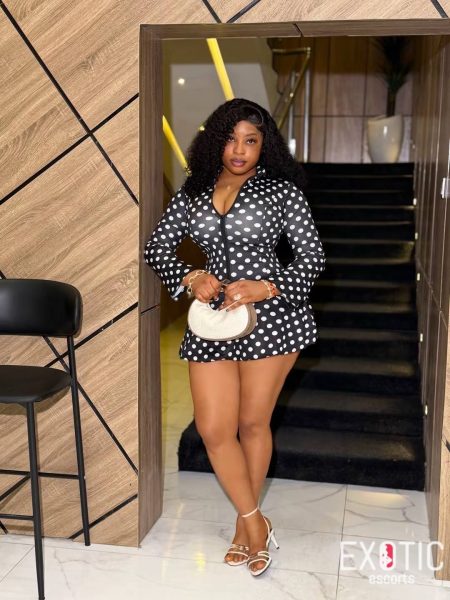 Pearl, escort in Osu, Ghana (photo 3)