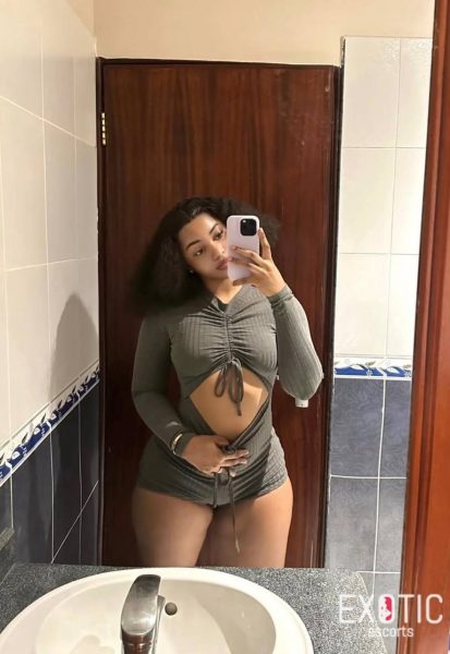 Maya, escort in East Legon, Ghana (photo 3)