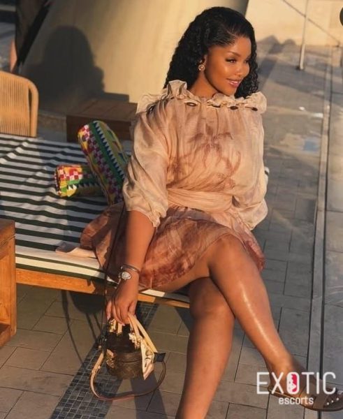 Navia, escort in East Legon, Ghana (photo 2)