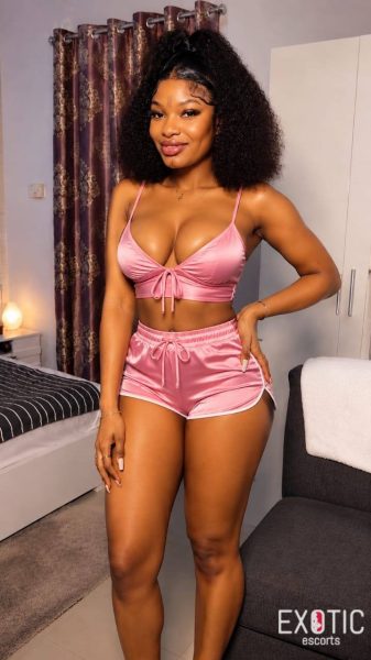 Lovely hk, escort in Spintex, Ghana (photo 4)
