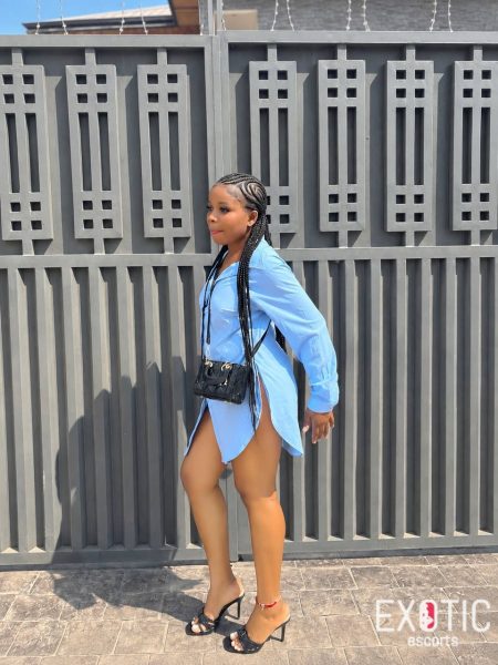 Sesy Esther, escort in Osu, Ghana (photo 5)