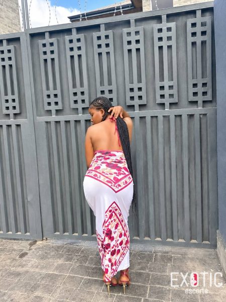 Sesy Esther, escort in Osu, Ghana (photo 4)