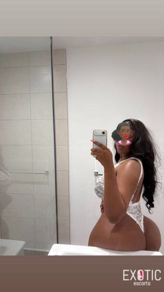 Simi, escort in East Legon, Ghana (photo 3)
