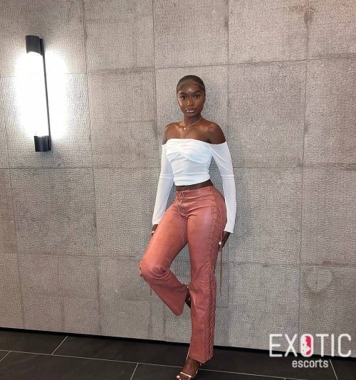 Kiara, escort in East Legon, Ghana (photo 2)