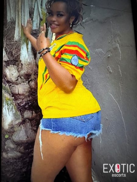 Queen, escort in Osu, Ghana (photo 2)