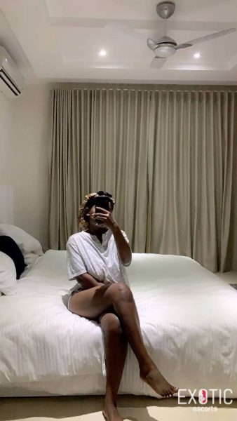 Chantel, escort in Adjiringanor, Ghana (photo 4)