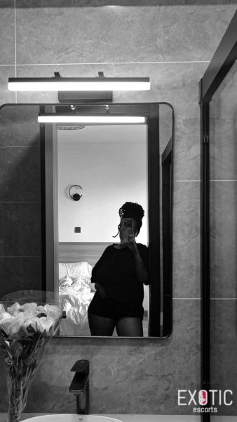 Chantel, escort in Adjiringanor, Ghana (photo 2)