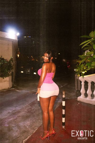 Pearl, escort in Labone, Ghana (photo 2)