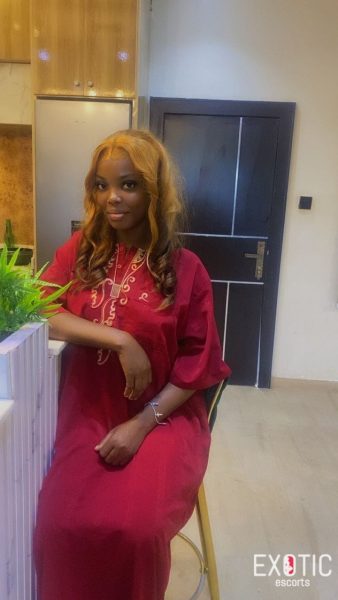 Becky, escort in Osu, Ghana (photo 3)