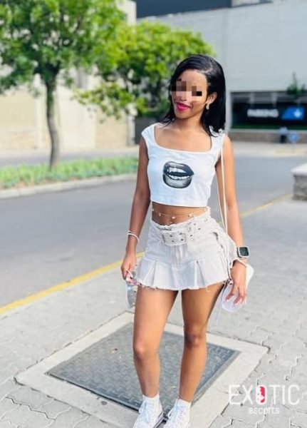 Angel, escort in Teshie, Ghana (photo 4)