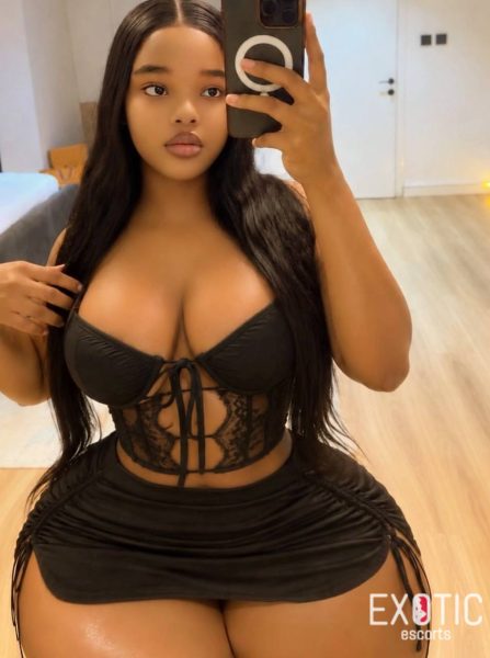 Precious, escort in East Legon, Ghana (photo 3)