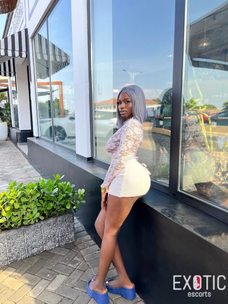 Ashley, escort in Madina, Ghana (photo 3)