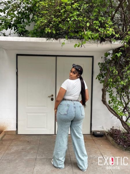 Ama, escort in East Legon, Ghana (photo 3)